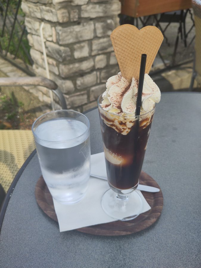 Eiskaffee bei Kaffeemühle